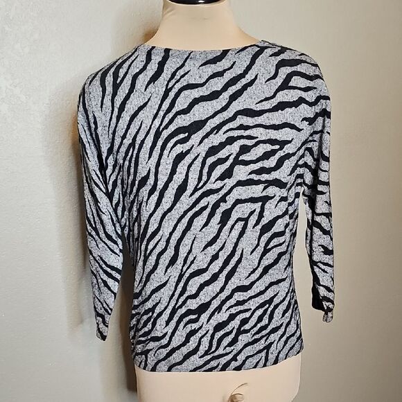 Garnet Hill Cashmere Silk Blend Black Gray Zebra Stripe Pattern Sweater Small - Picture 1 of 6